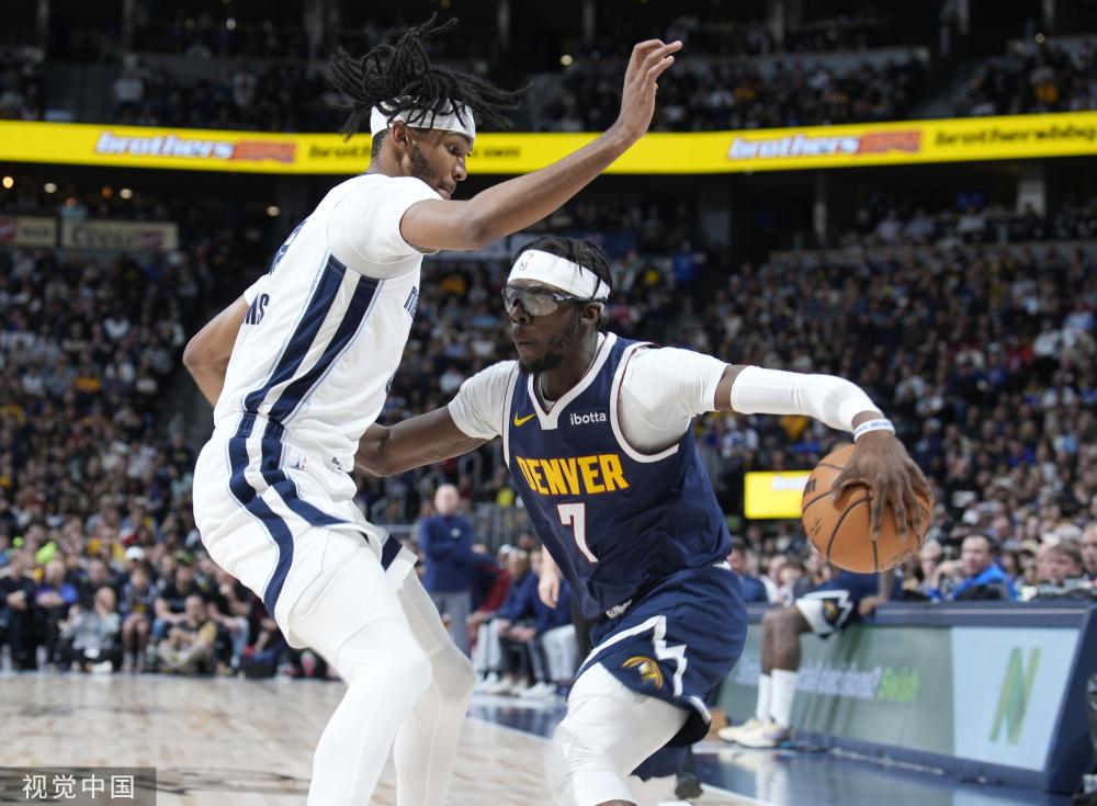 使她在国际 使她在国际