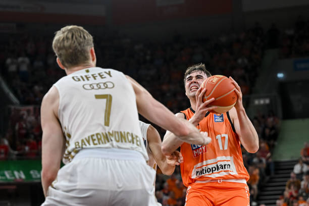 彰显强者气 彰显强者气