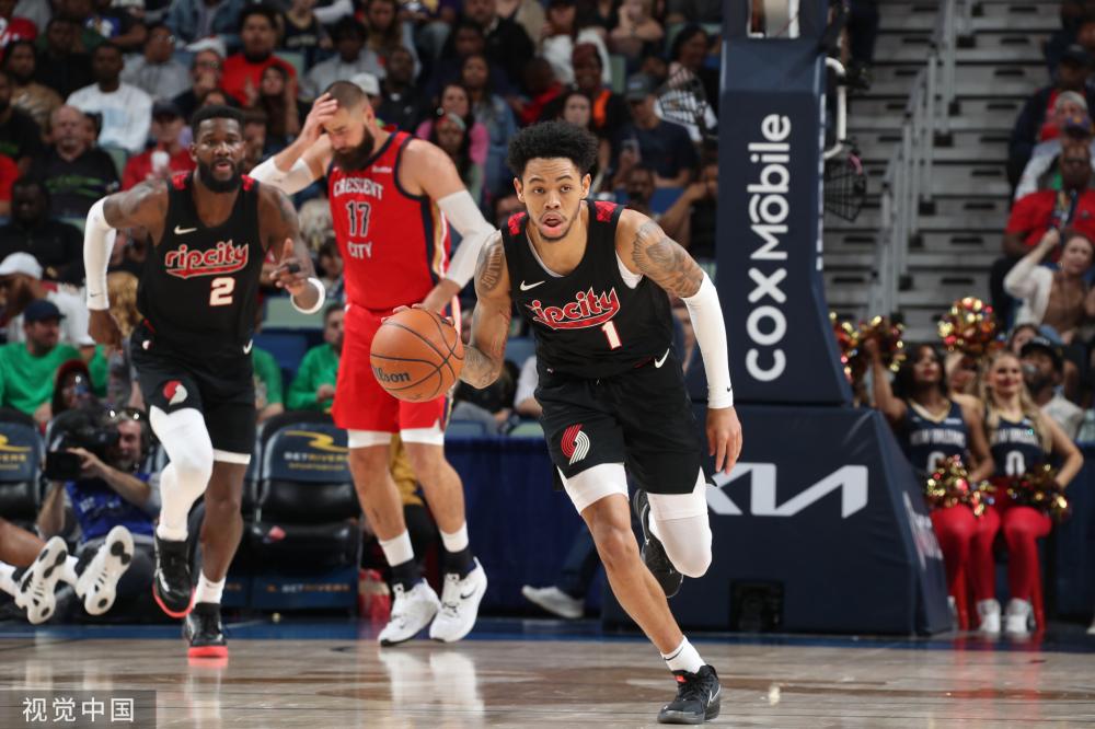 在教练组看 在教练组看