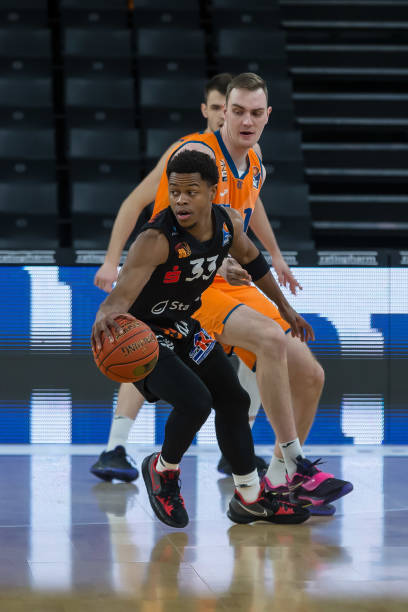 战和训练中 战和训练中